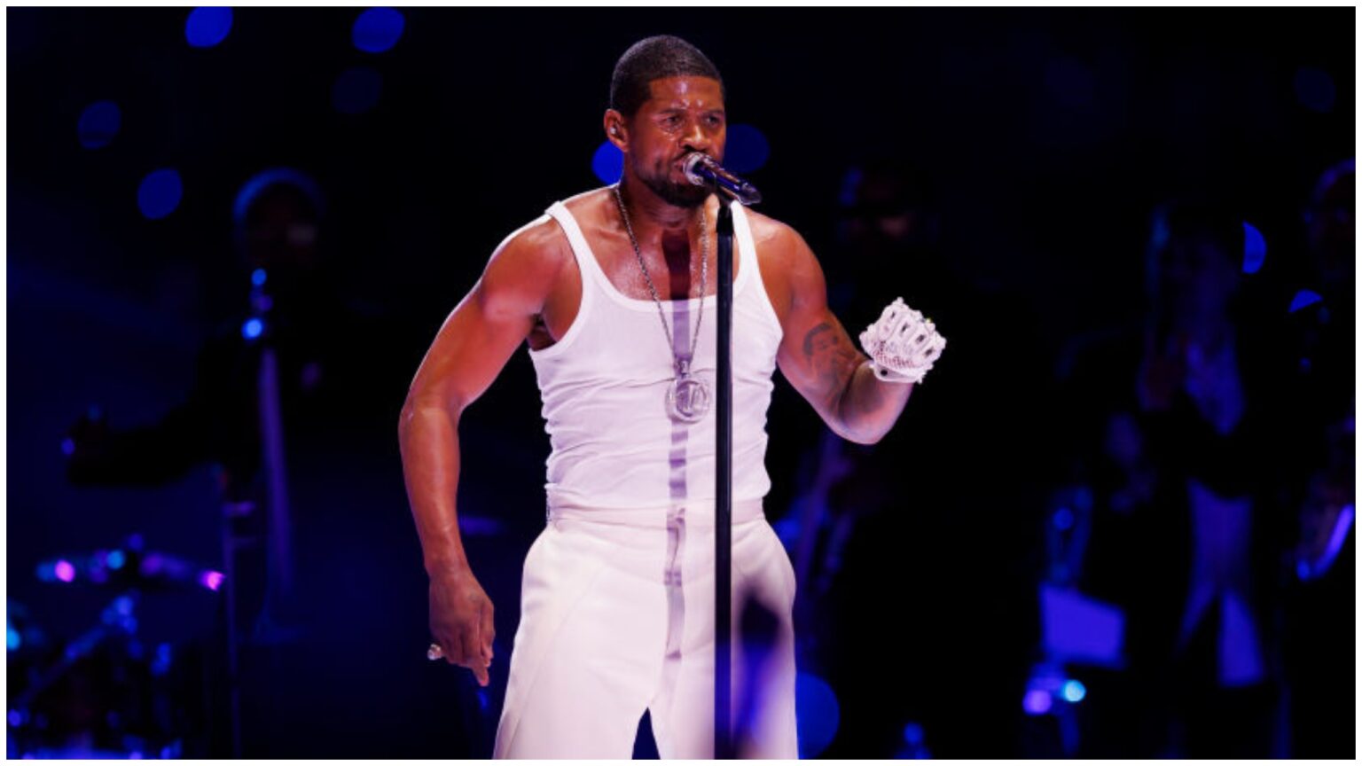 Usher's 30-Year Career Gets Glorified
