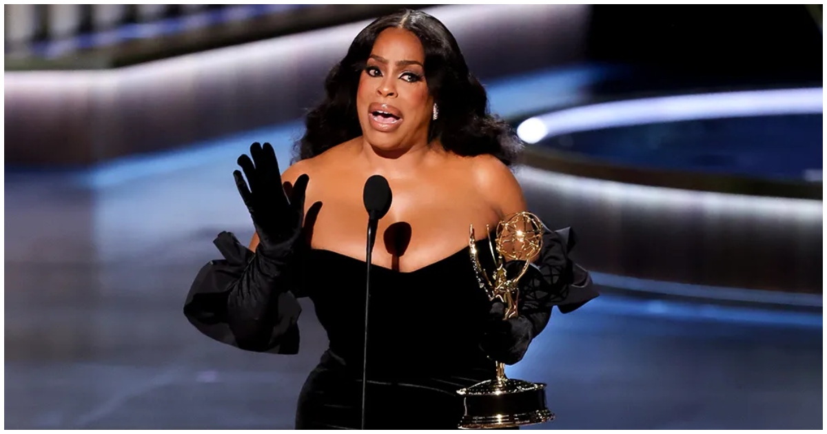 Emmy Winner Niecy Nash-Betts Dazzles on ‘Galore’ Cover,